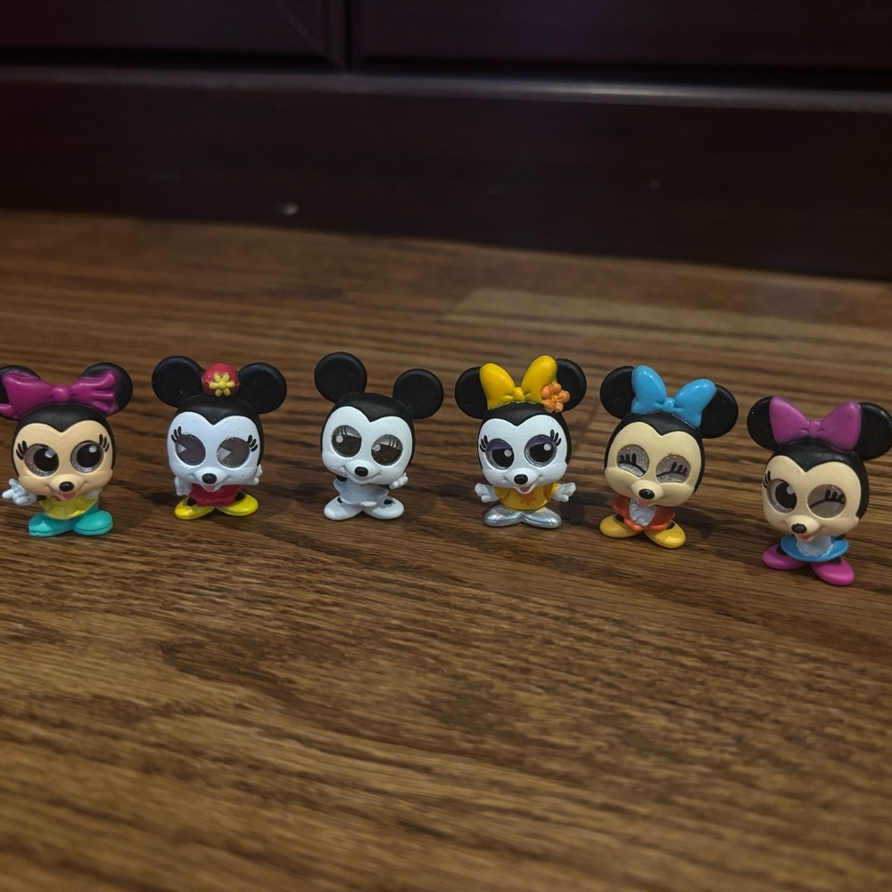Doorables Minnie Mouse complete set